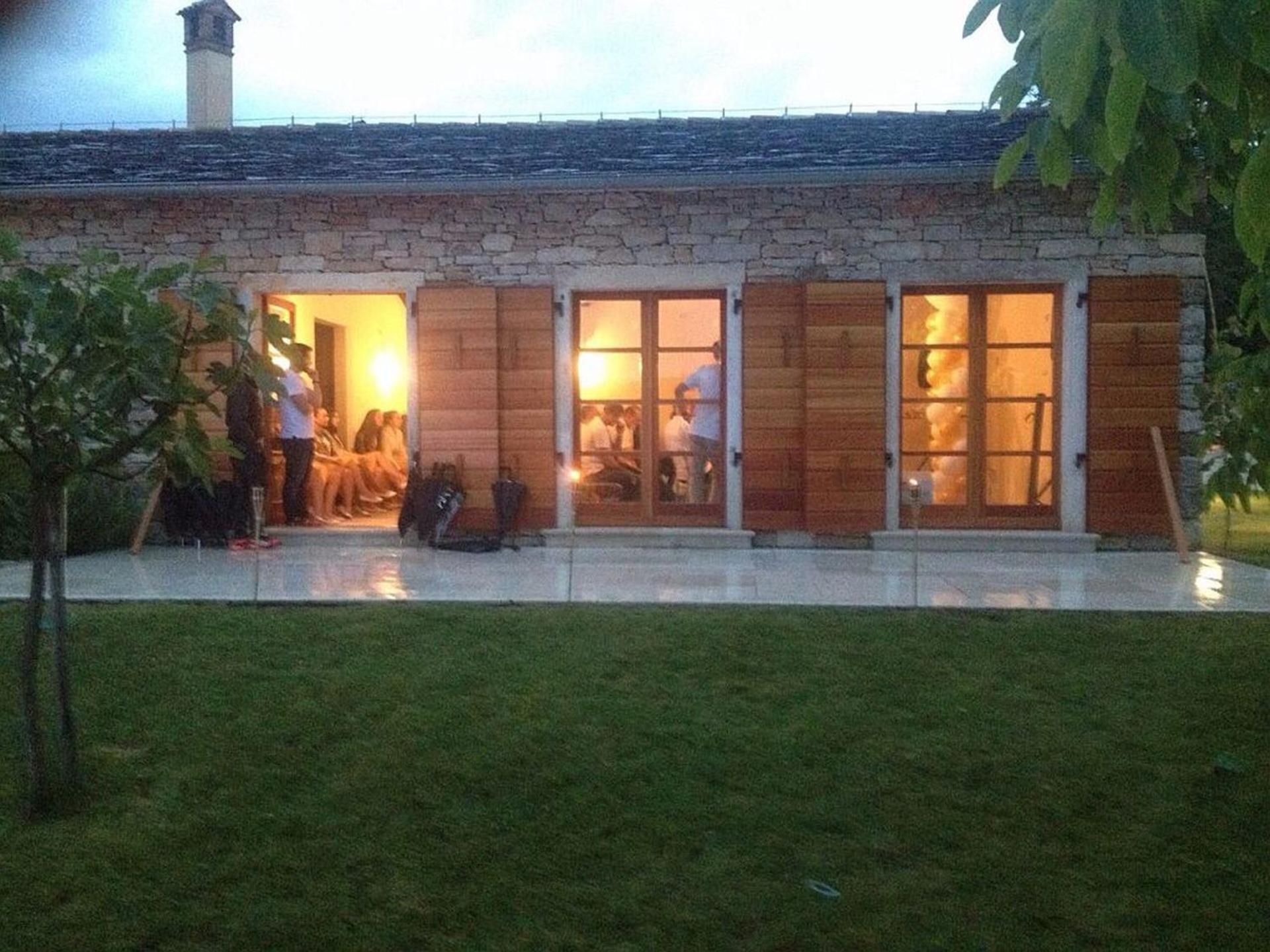 Villa Poropati, Groznjan, Istria - Luxury Countryside Estate For Up To 19 Persons - Large Pool Of 80M2 With Kids Section Bagian luar foto