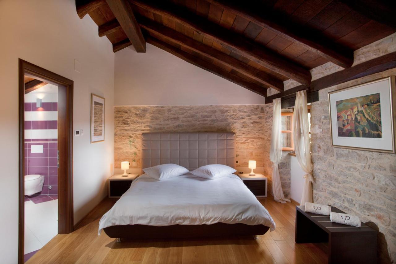 Villa Poropati, Groznjan, Istria - Luxury Countryside Estate For Up To 19 Persons - Large Pool Of 80M2 With Kids Section Bagian luar foto